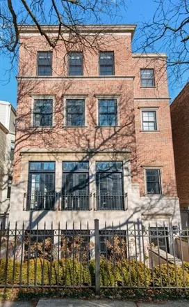 Image 1 - 1112 West Wrightwood Avenue, Chicago, IL 60614, USA - House for sale
