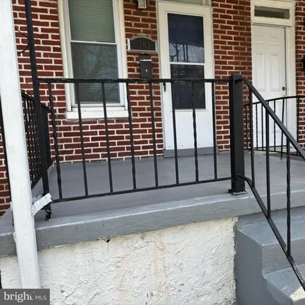 Image 1 - 3203 Elmley Avenue, Baltimore, MD 21213, USA - House for rent