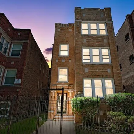 Buy this 12 bed house on 11020 S Vernon Ave in Chicago, Illinois