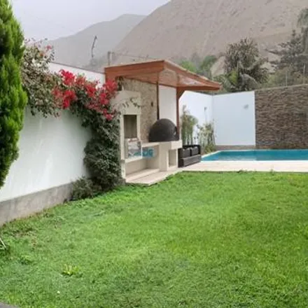 Buy this 4 bed house on Calle La Escarpada in Pachacámac, Lima Metropolitan Area 15593