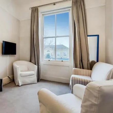 Buy this 1 bed apartment on 254 St. Paul's Road in London, N1 2LJ