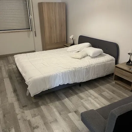 Rent this 3 bed apartment on Rua Conselheiro Ramada Curto 34 in Rua Conselheiro Ramada Curto, Sesimbra