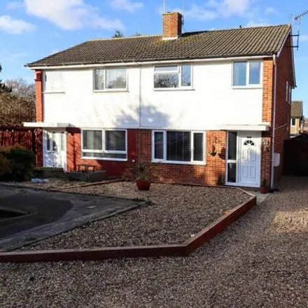 Buy this 3 bed duplex on Banburies Close in Bletchley, MK3 6JS