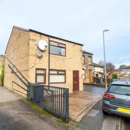 Buy this 3 bed house on Chapel Fold in Batley, WF17 7AY