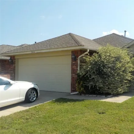 Rent this 3 bed house on 3686 Ellis Avenue in Moore, OK 73160
