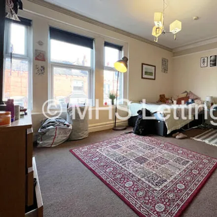 Image 4 - 39-91 Headingley Mount, Leeds, LS6 3EW, United Kingdom - Townhouse for rent