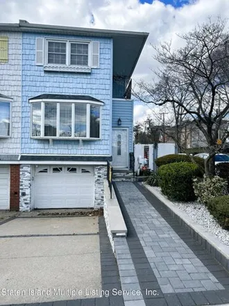 Buy this 3 bed house on 212 Cleveland Avenue in New York, NY 10308
