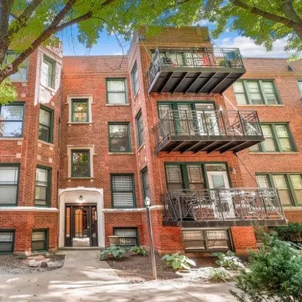 Image 1 - 1130-1144 West Pratt Boulevard, Chicago, IL 60626, USA - House for sale