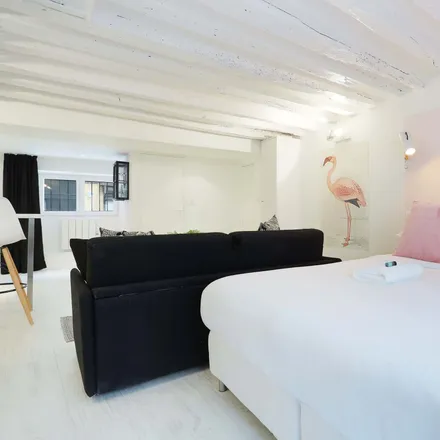 Rent this studio apartment on 8 Rue Chénier in 75002 Paris, France