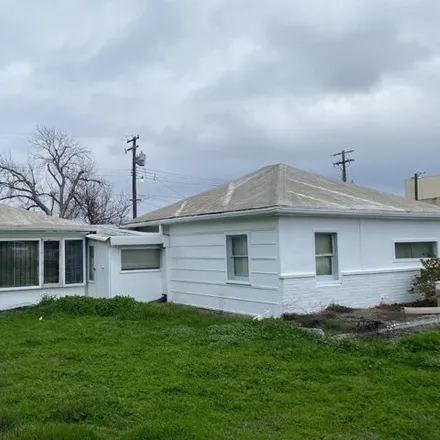 Buy this 2 bed house on 3093 29th Avenue in Sacramento, CA 95820