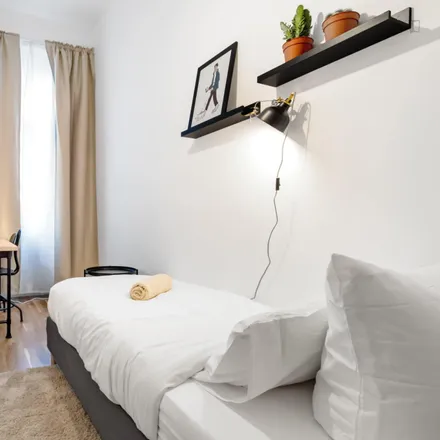 Rent this 4 bed room on Westfälische Straße 62 in 10709 Berlin, Germany
