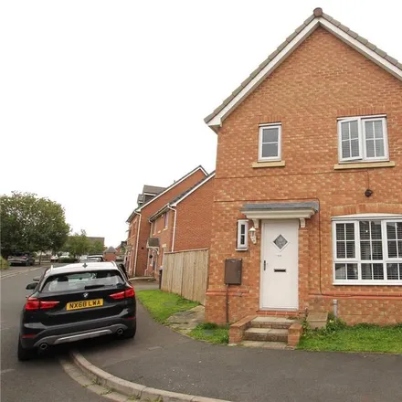 Rent this 3 bed house on Maddren Way in Middlesbrough, TS5 5BD