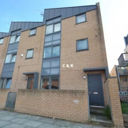 Image 2 - 34 Peregrine Street, Manchester, M15 5PU, United Kingdom - Townhouse for rent