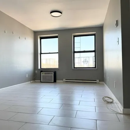 Image 3 - C-Town, Central Avenue, Jersey City, NJ 07307, USA - Apartment for rent