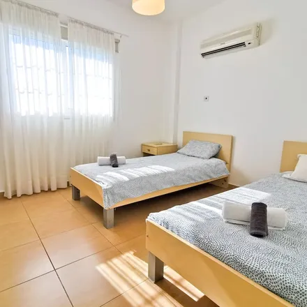 Rent this studio apartment on 33 Arxiepiskopou Makariou III AveFixos Court