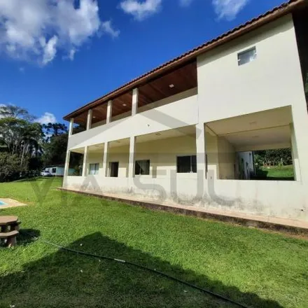 Buy this 6 bed house on Avenida Evaristo Delfino Pinto in Centro, São Lourenço da Serra - SP