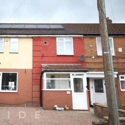 Buy this 3 bed townhouse on Cavendish Road in Castleton, OL11 2QX