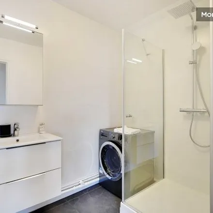 Image 4 - 11;13 Avenue Claude Vellefaux, 75010 Paris, France - Apartment for rent