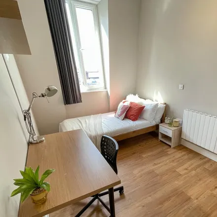 Rent this 9 bed room on Hardman House in South Hunter Street, Knowledge Quarter