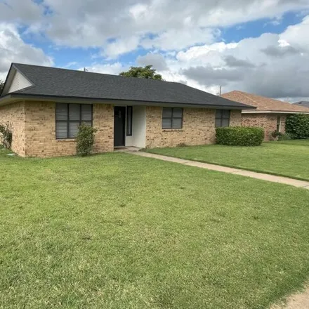 Image 2 - 3901 Lenwood Dr, Amarillo, Texas, 79109 - House for sale