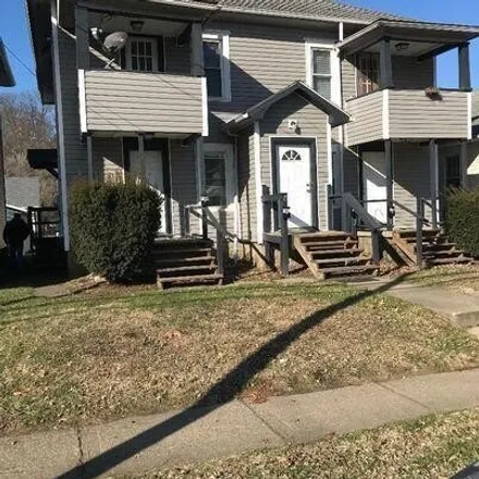 Buy this 4 bed house on 1673 Linden Avenue in Zanesville, OH 43701
