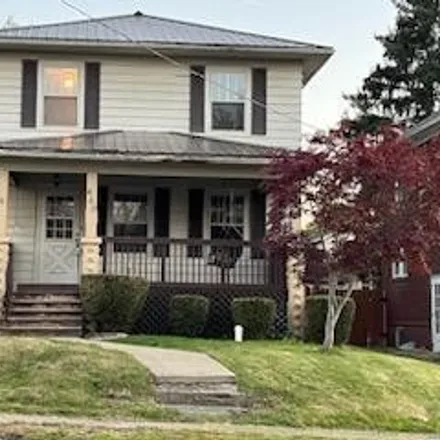 Buy this 3 bed house on 460 Taylor Street in Zanesville, OH 43701