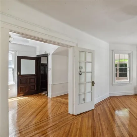 Image 7 - 753 East 22nd Street, New York, NY 11210, USA - House for sale