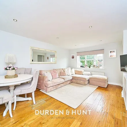 Image 4 - Valley Hill, Loughton, IG10 3AQ, United Kingdom - Apartment for rent