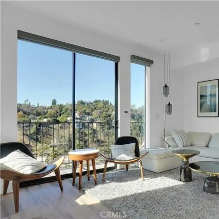 Image 2 - 2026 Walcott Way, Los Angeles, CA 90039, USA - House for rent