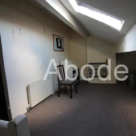 Image 2 - Back Norwood Grove, Leeds, LS6 1DY, United Kingdom - House for rent