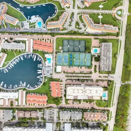 Buy this 3 bed condo on 977 Sweetwater Lane in Harbor East, Boca Raton