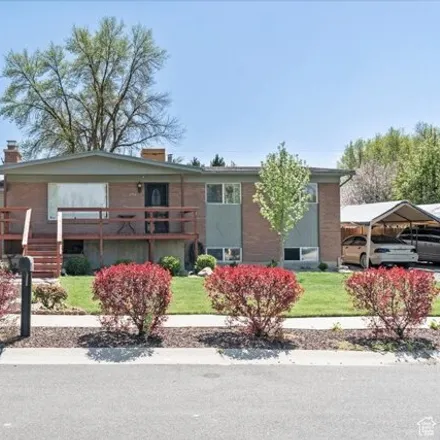 Buy this 5 bed house on 1734 Bunkerhill Road in Holladay, UT 84117