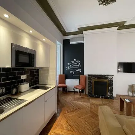 Image 2 - Calle de las Huertas, 17, 28012 Madrid, Spain - Apartment for rent