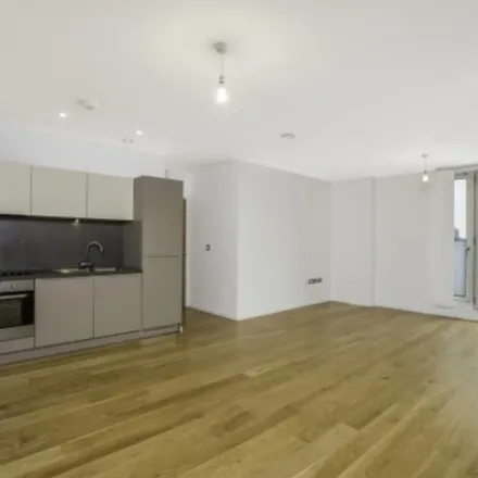 Image 3 - West Tower, Goodwin Street, London, N4 3HQ, United Kingdom - Apartment for rent