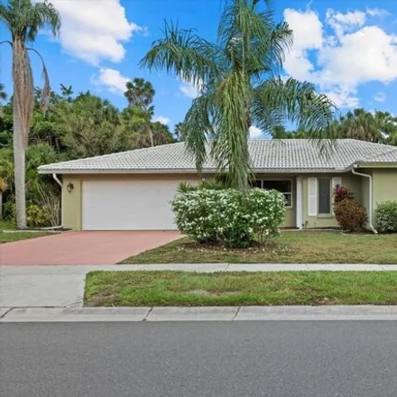 Buy this 3 bed house on 7526 Biltmore Drive in Sarasota County, FL 34231