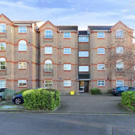 Buy this 2 bed apartment on Salters Close in Rickmansworth, WD3 1HH