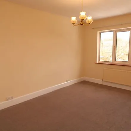 Rent this 3 bed duplex on Oaklands Avenue in Harborne, B17 9TP