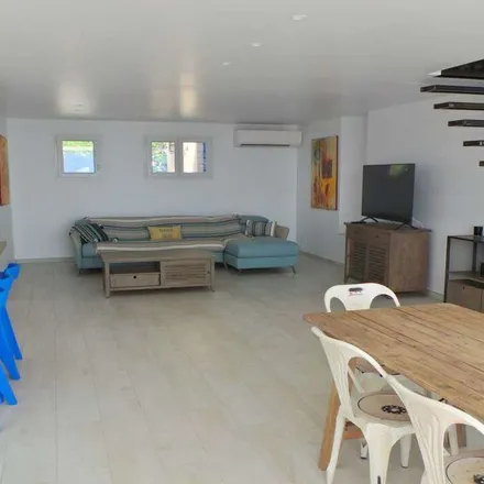 Rent this 3 bed apartment on 452 Corniche des Issambres in 83380 Roquebrune-sur-Argens, France