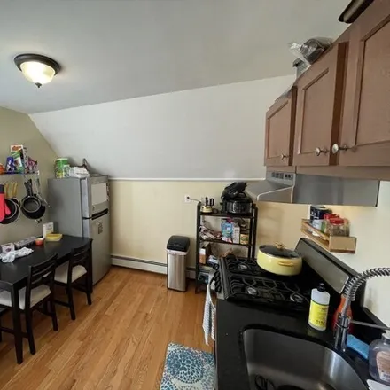 Image 5 - 5 Irving Street, Somerville, MA 02144, USA - Apartment for rent