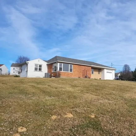 Buy this 2 bed house on 2873 Fister Place Boulevard in Boone County, KY 41048