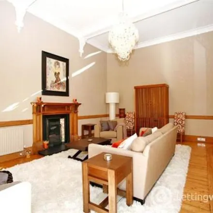 Image 3 - 4;4b Queen's Gardens, Aberdeen City, AB15 4YD, United Kingdom - Apartment for rent