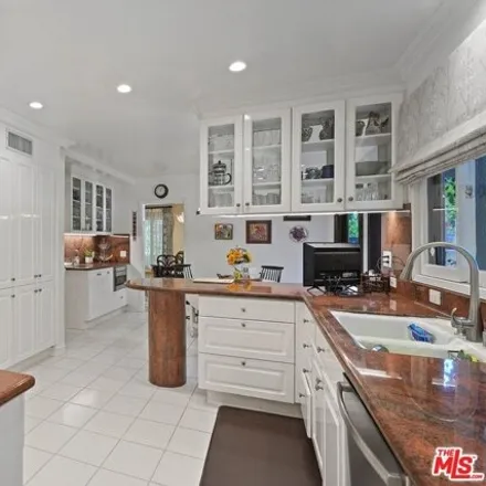Image 8 - 9452 Whitworth Drive, Beverly Hills, CA 90212, USA - House for sale