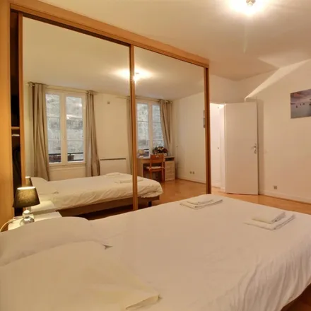 Image 3 - 43 Rue Godot de Mauroy, 75009 Paris, France - Apartment for rent