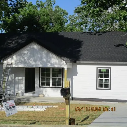 Buy this 3 bed house on 431 5th Ave N in Lewisburg, Tennessee