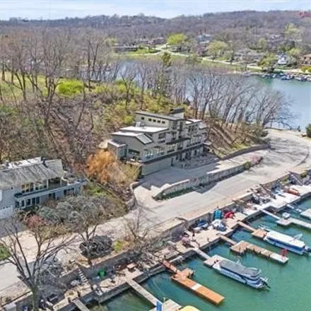 Image 5 - 132 Lakeshore Drive South, Lake Quivira, Johnson County, KS 66217, USA - House for sale