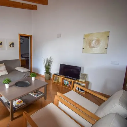 Rent this 3 bed townhouse on Ma-20 in 07004 Palma, Spain