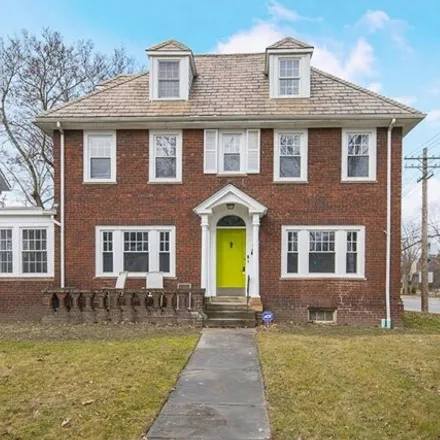 Buy this 8 bed house on 12760 Cedar Road in Cleveland Heights, OH 44106