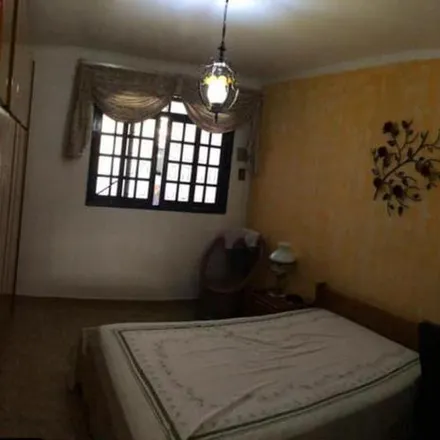 Buy this 3 bed house on Rua Anápolis in Jardim do Estádio, Santo André - SP