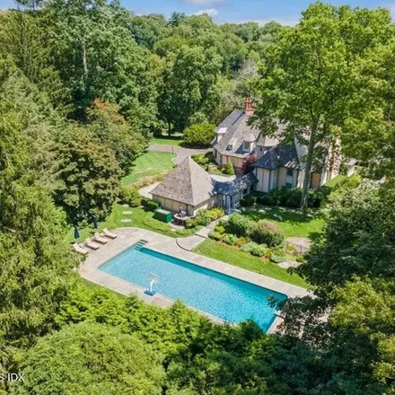 Image 1 - 672 Lake Avenue, Pine Hill, Greenwich, CT 06830, USA - House for sale