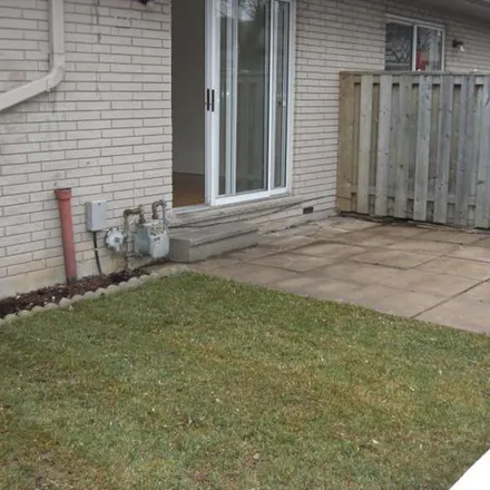Image 7 - 2079 Meadowbrook Road, Burlington, ON L7P 1S9, Canada - Townhouse for rent